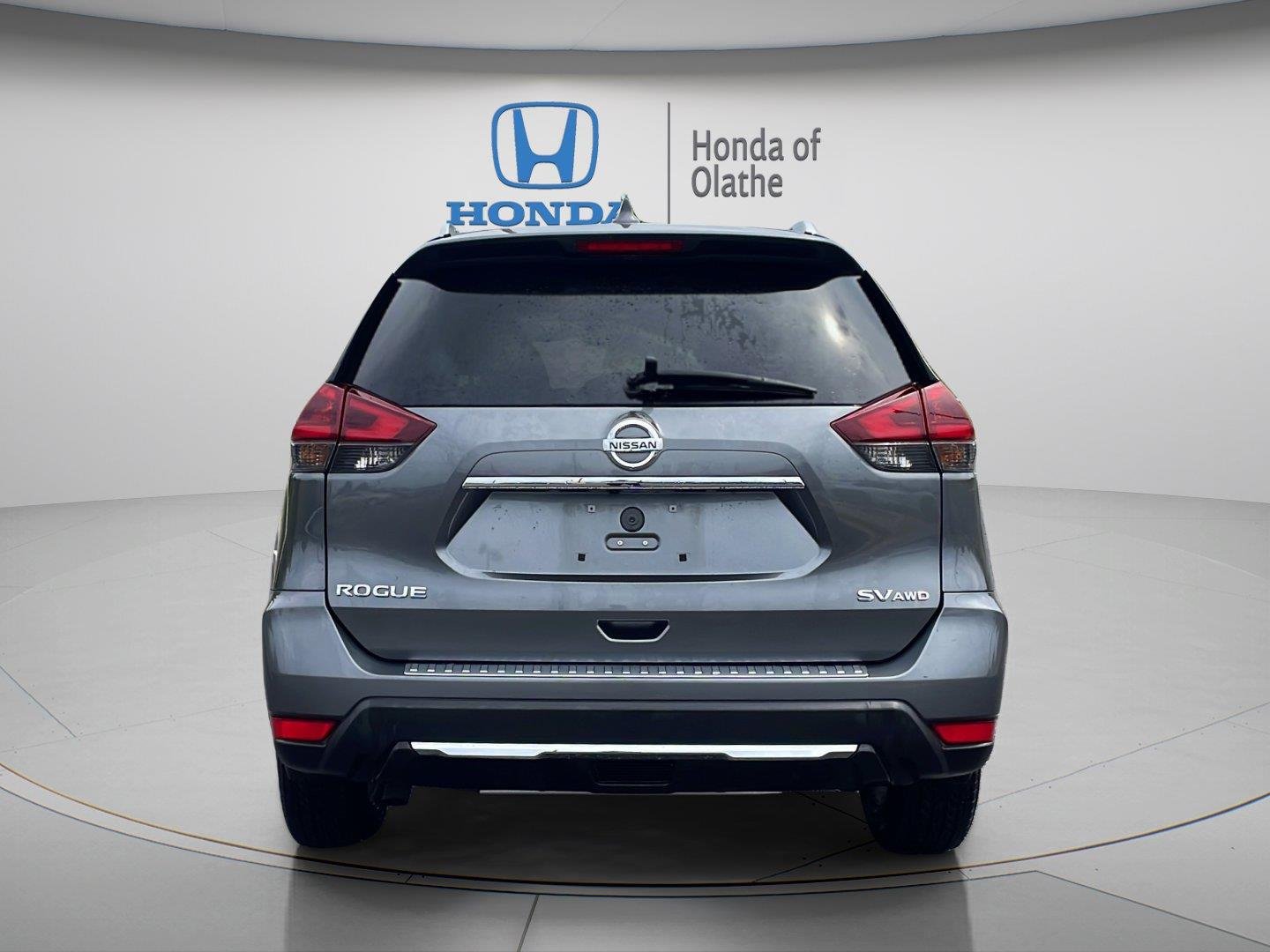 Used 2018 Gun Metallic Nissan SV image 4