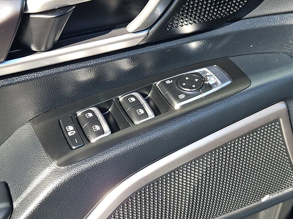 Used 2024 Black Kia S image 11