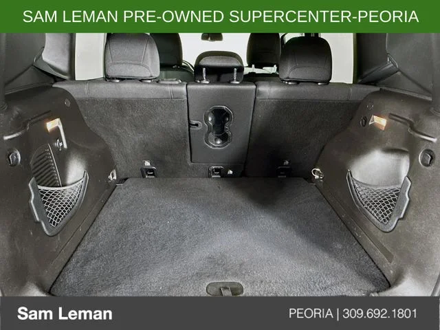 Used 2017 Blue Jeep Latitude image 24
