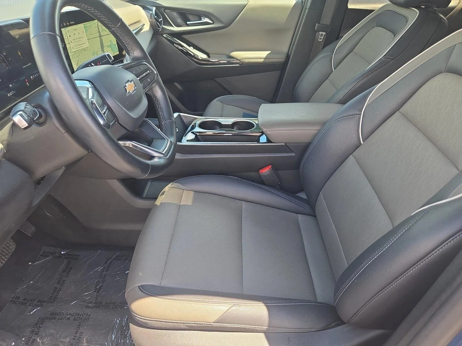 Used 2025 Lakeshore Blue Metallic Chevrolet FWD LT image 16