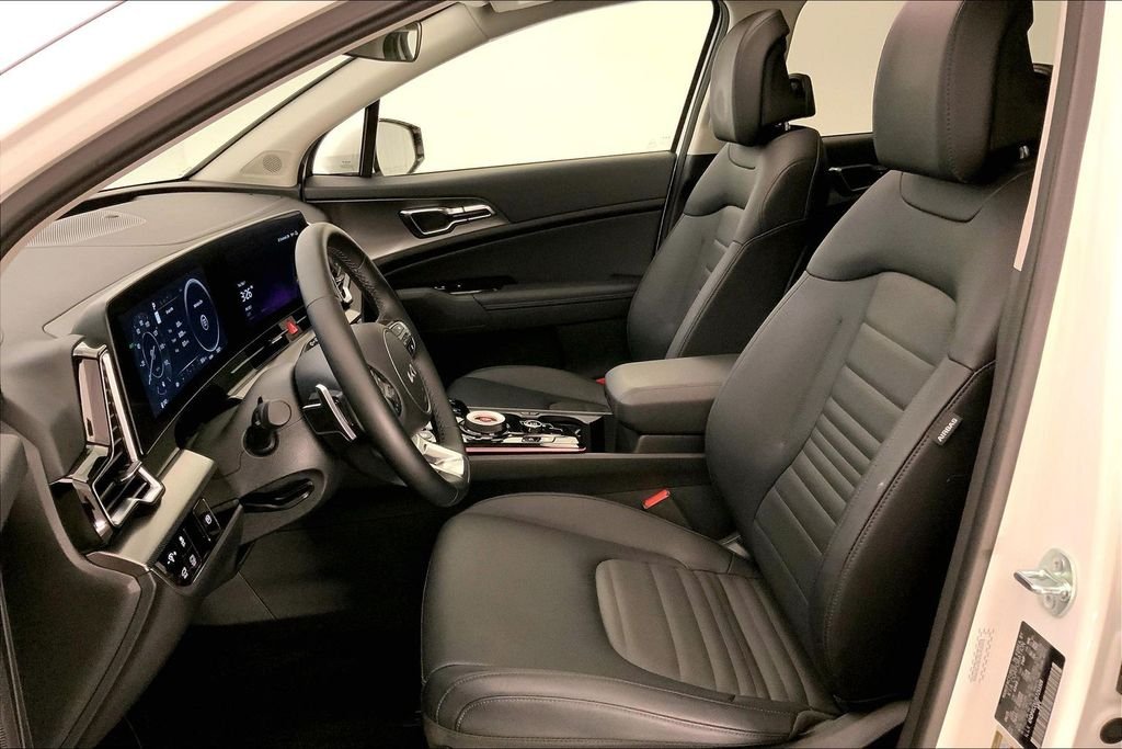 Used 2025 Snow White Pearl Kia SX-Prestige image 13
