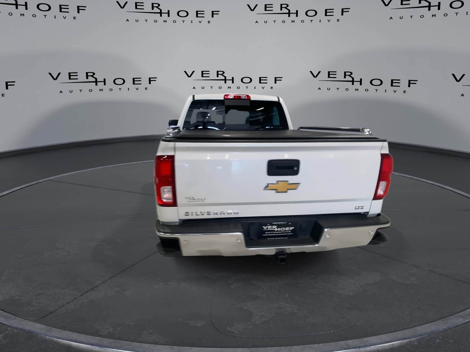Used 2017 IRIDESCENT PEARL TRICOAT Chevrolet LTZ image 7