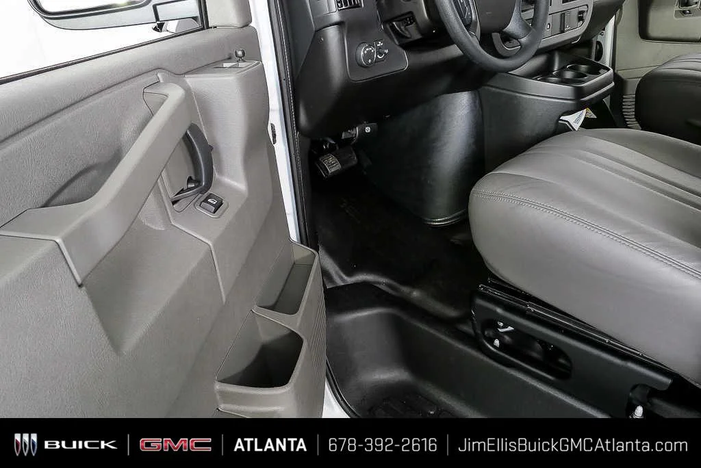 New 2025 Summit White GMC Work Van image 5