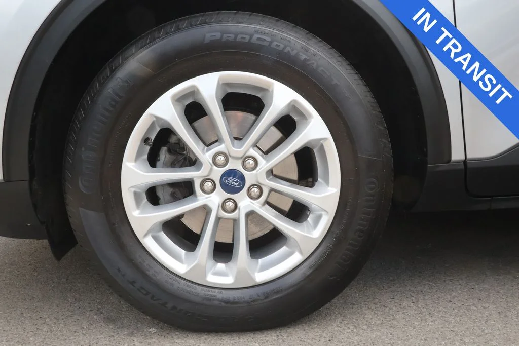 Used 2022 Silver Metallic Ford SE image 40