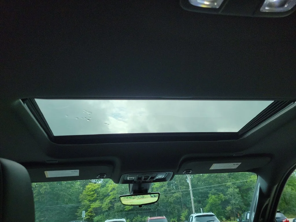 Used 2021 White GMC AT4 image 17