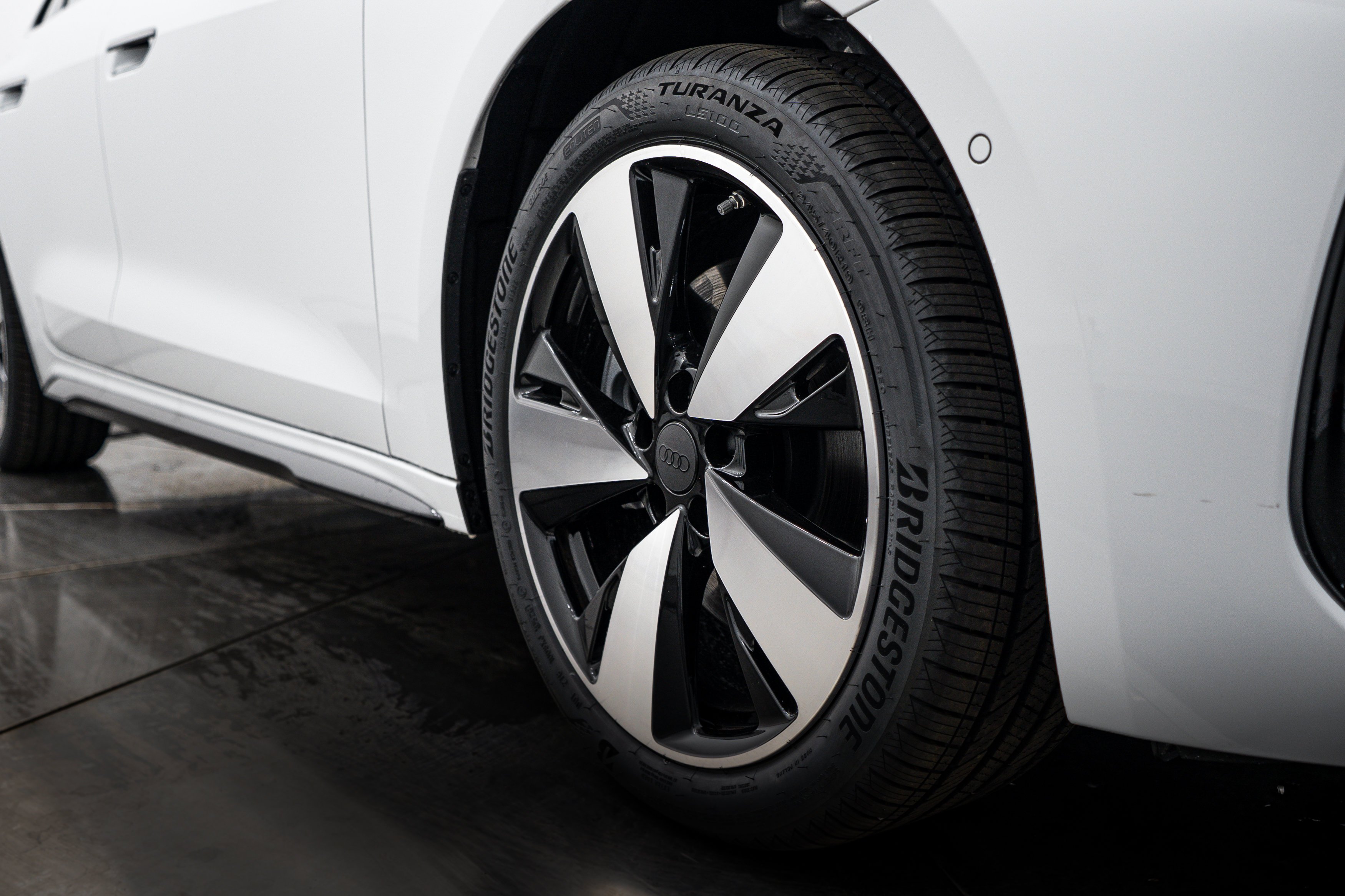 New 2026 Glacier White Audi Premium Plus image 22