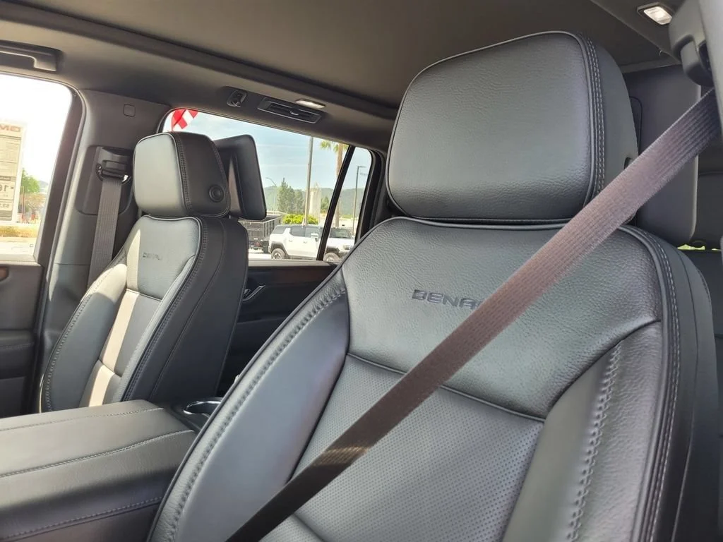 2026 GMC Yukon XL Denali - Photo 14