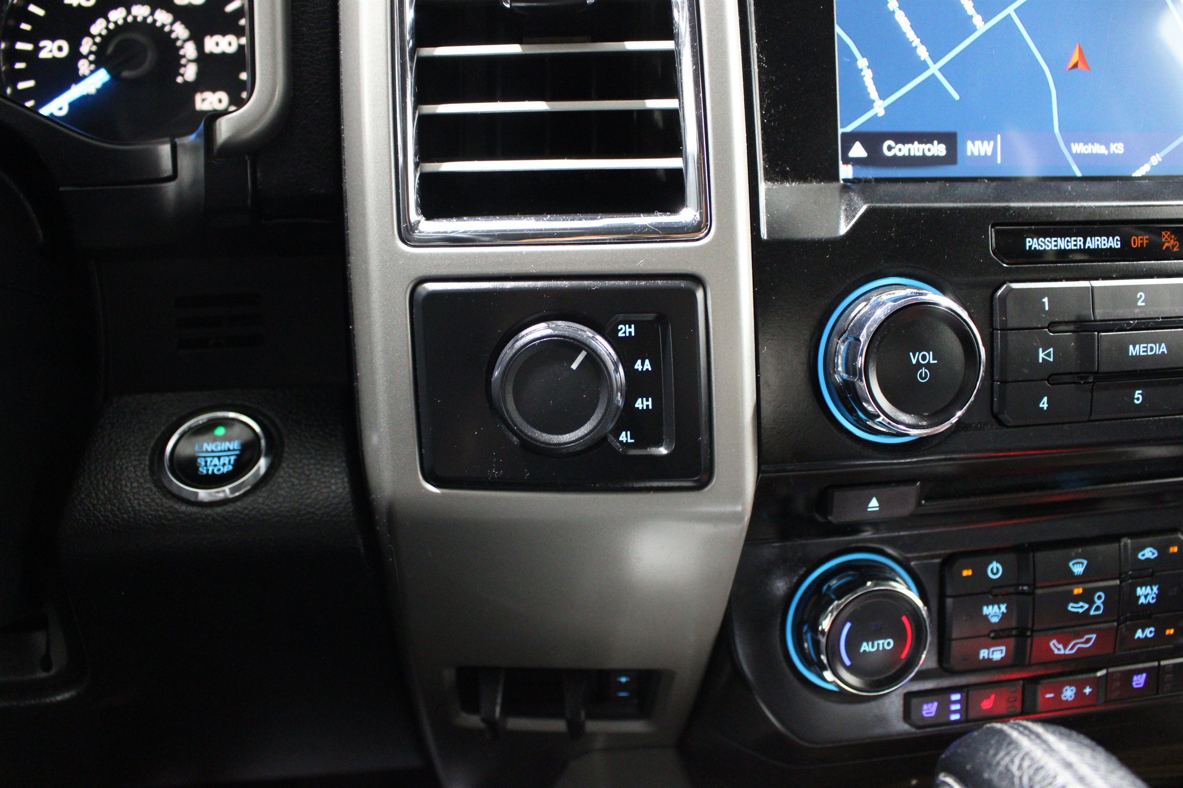 2016 Ford F-150 Lariat - Photo 19