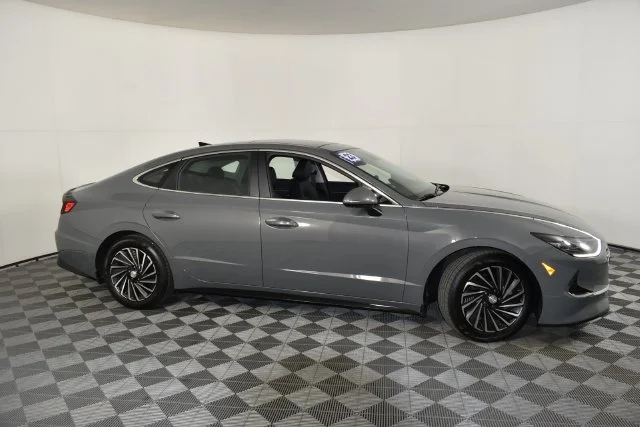Used 2023 Gray Hyundai Limited image 4