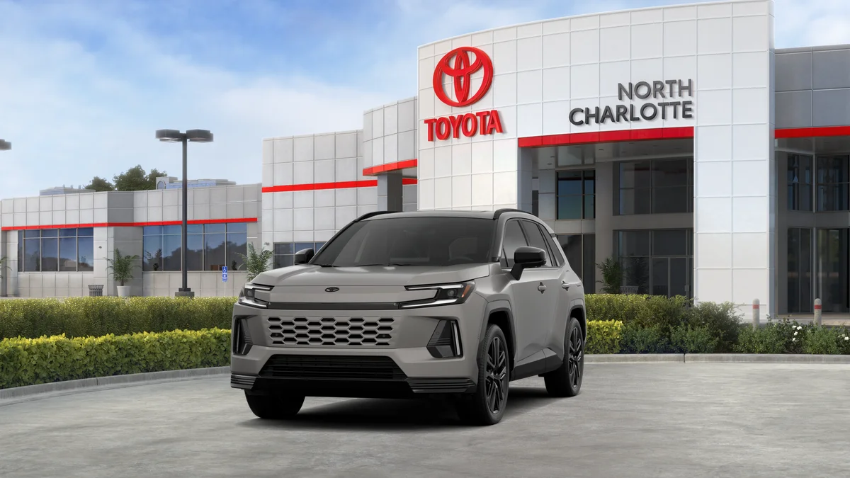 New 2026 Meteor Shower with Midnight Black Metallic roof Toyota XSE image 40