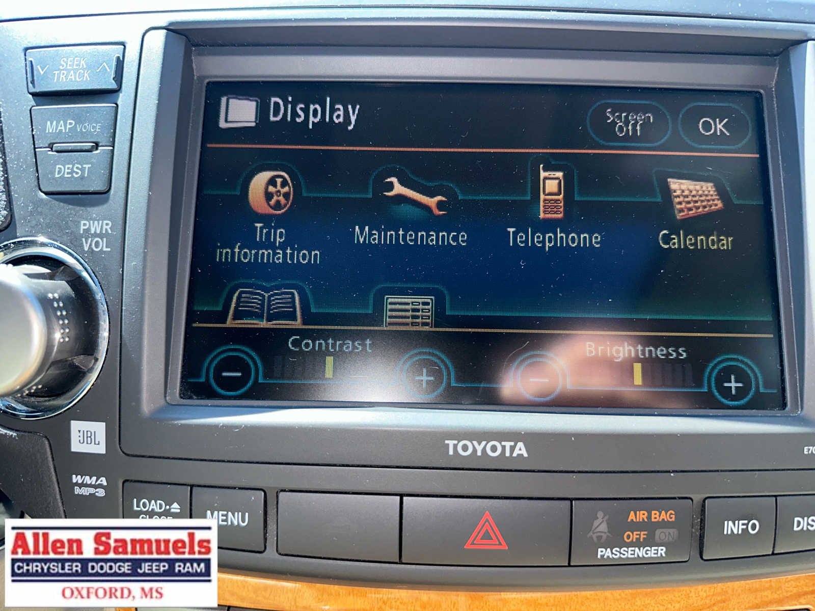 Used 2010 Blizzard Pearl Toyota Limited w/3rd Row image 31