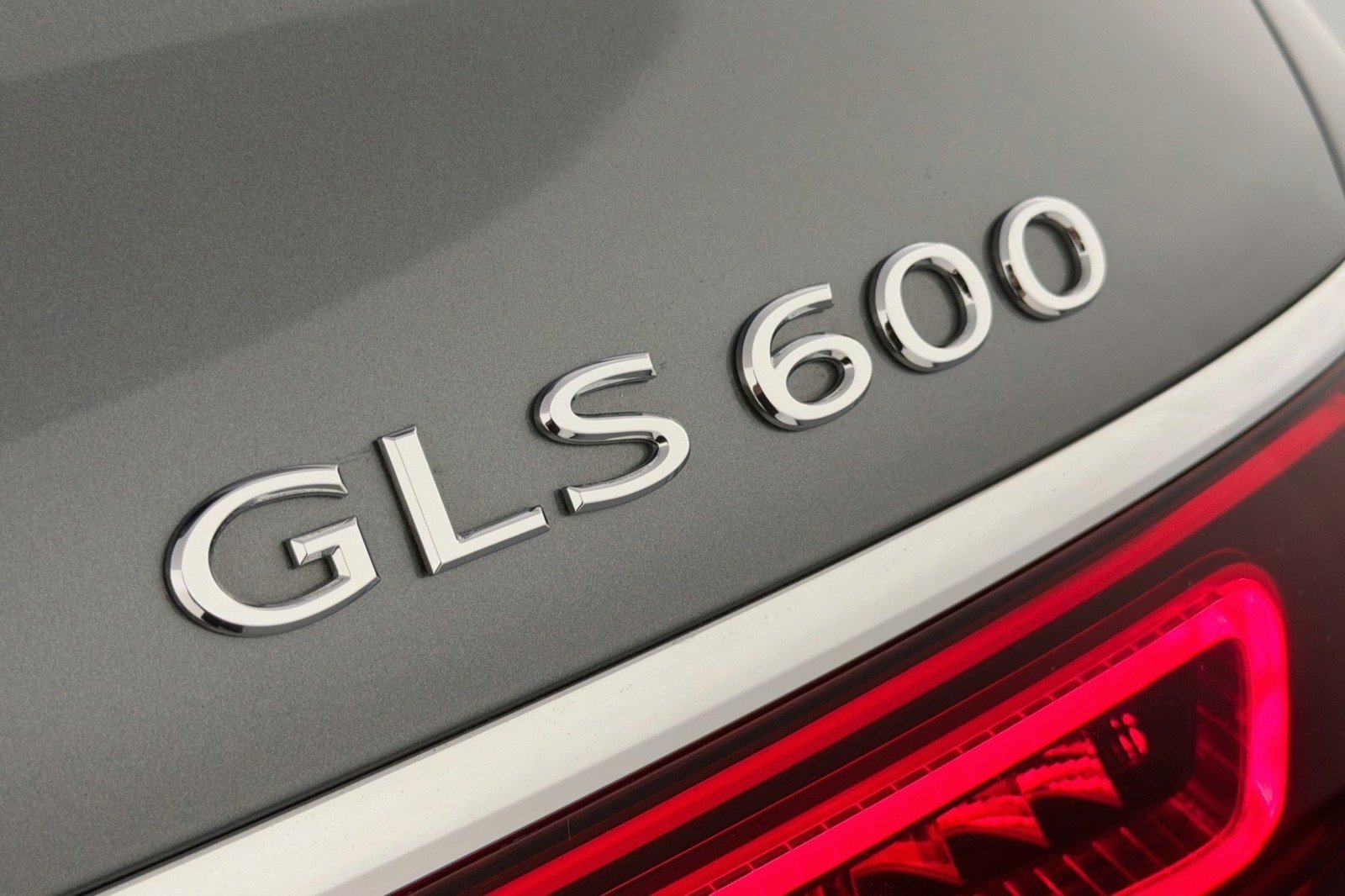 Certified Used 2023 Cirrus Silver Metallic Mercedes-Benz Maybach GLS 600 image 12