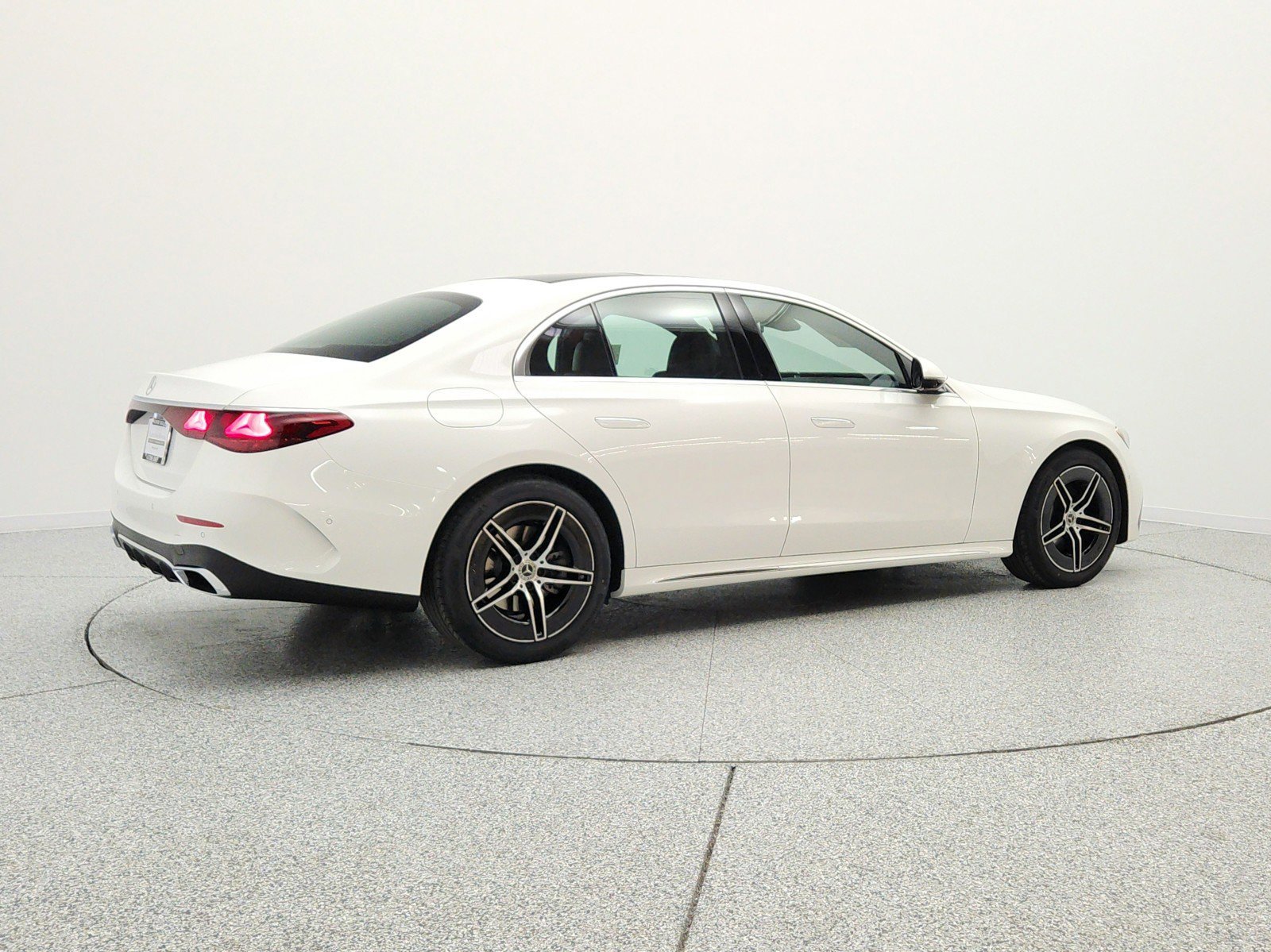 New 2026 Polar White Mercedes-Benz E 350 RWD Sedan image 34