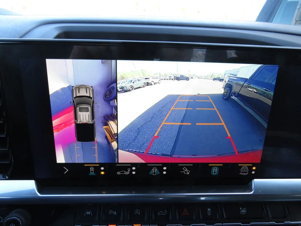 Used 2022 Red Chevrolet RST image 27