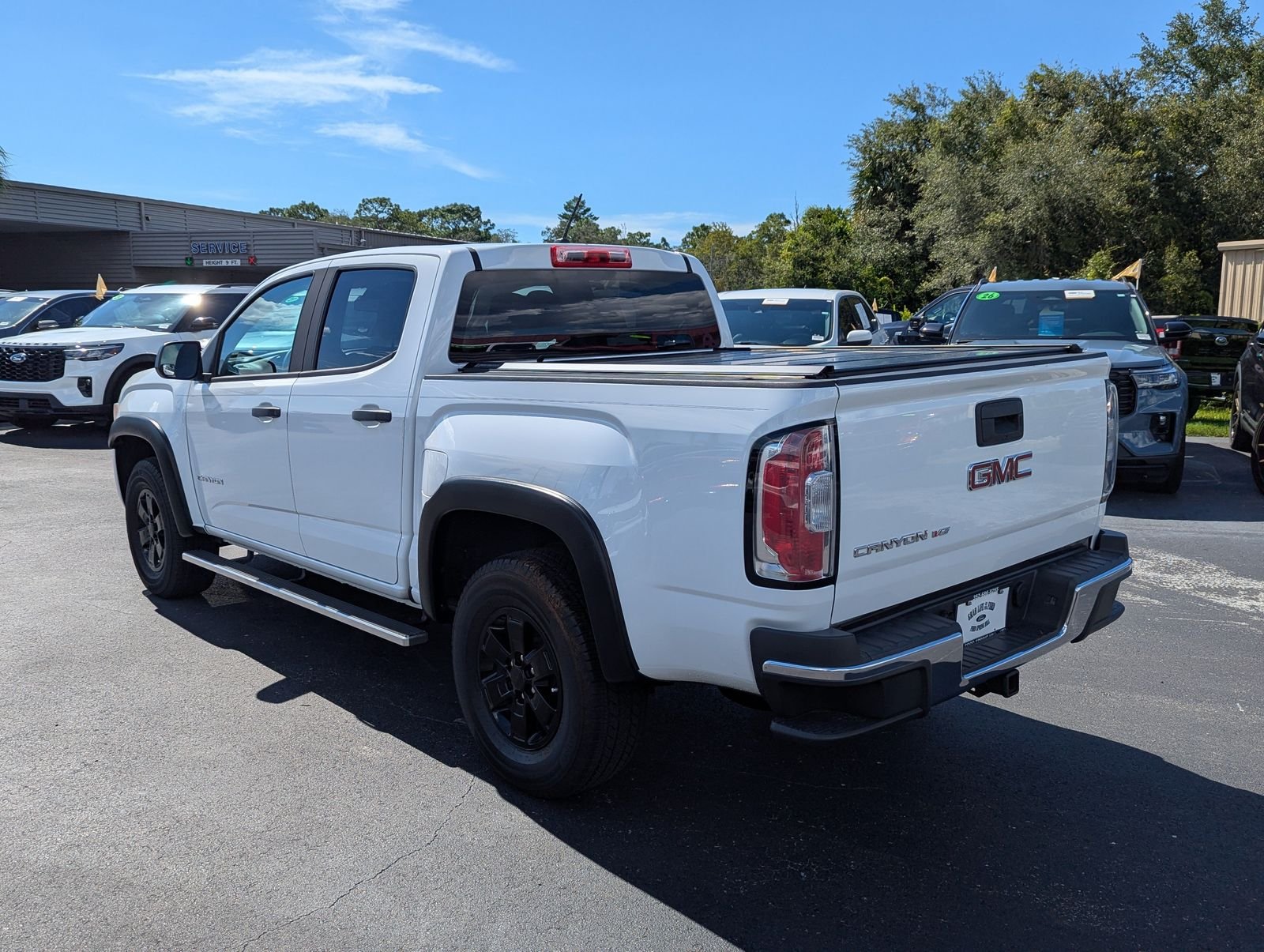 Used 2020 Summit White GMC Base image 7