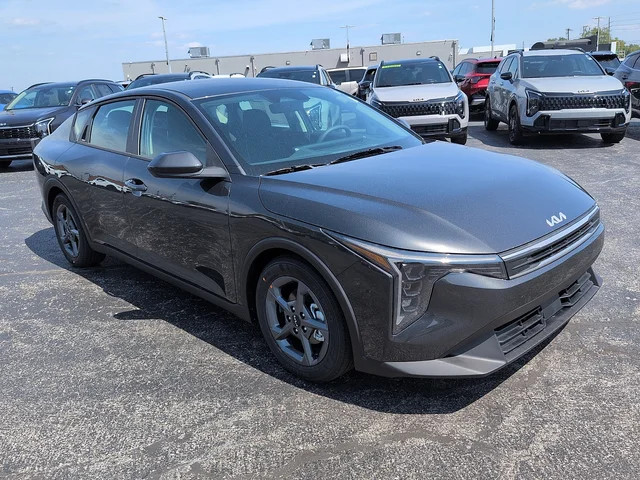 2026 Kia K4 LXS