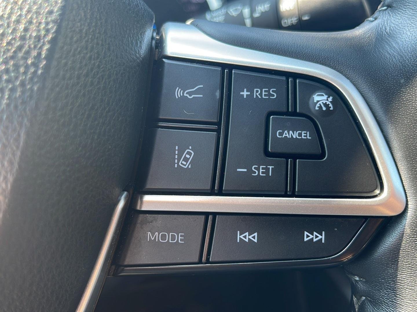2023 Toyota Highlander LE - Photo 23