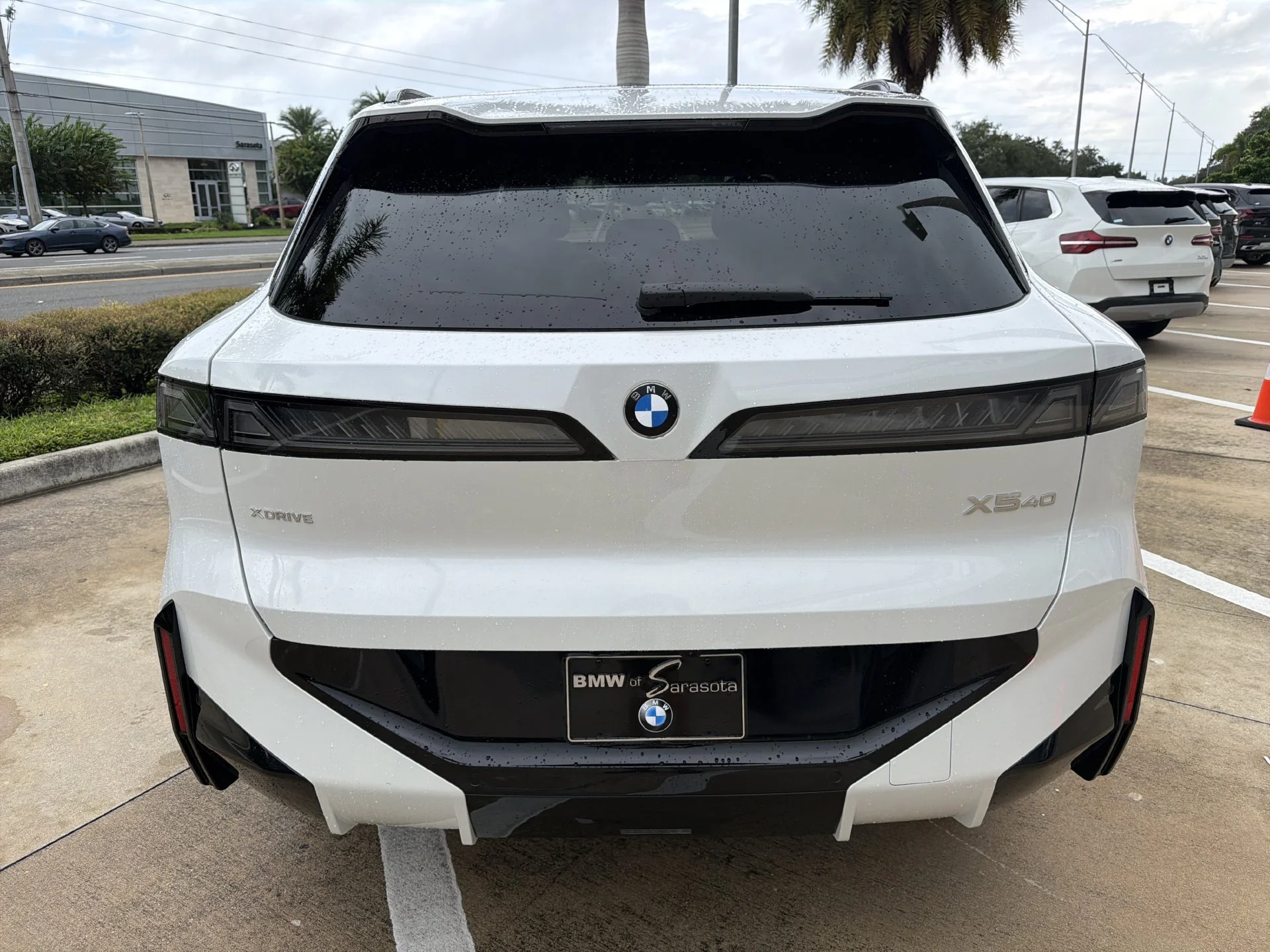 New 2027 Mineral White Metallic BMW  image 5