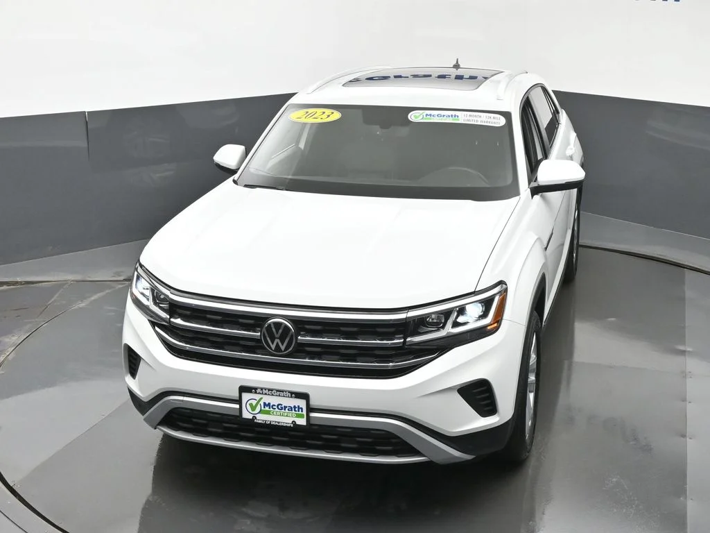 Used 2023 White Volkswagen 3.6L V6 SE w/Technology image 29