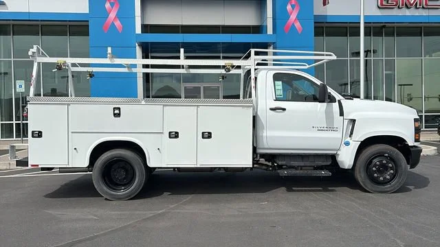 New 2024 Summit White Chevrolet Work Truck image 26
