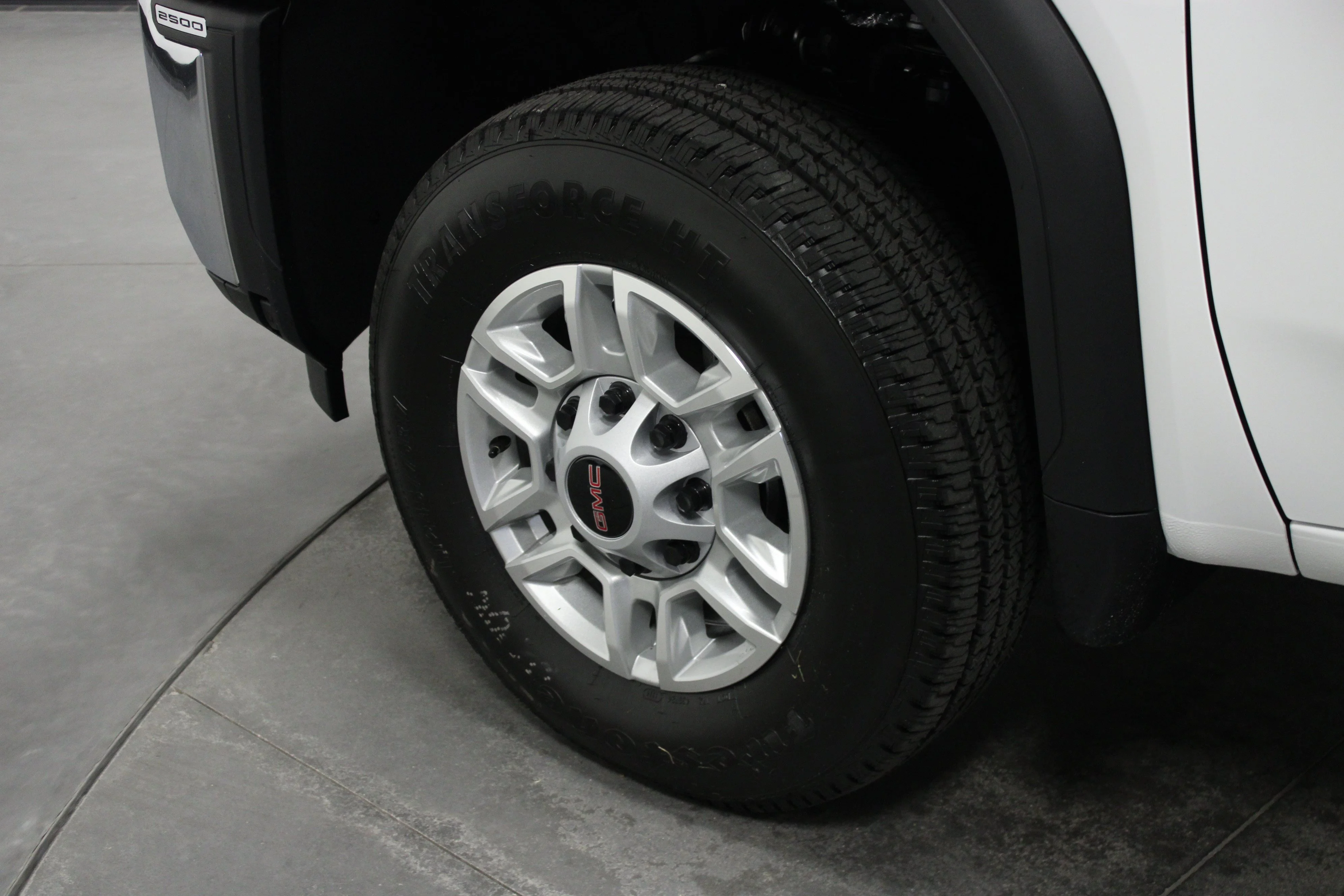 New 2026 Summit White GMC SLE image 9