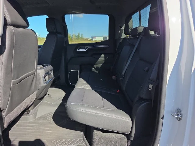 Used 2023 IRIDESCENT PEARL TRICOAT Chevrolet LTZ image 29