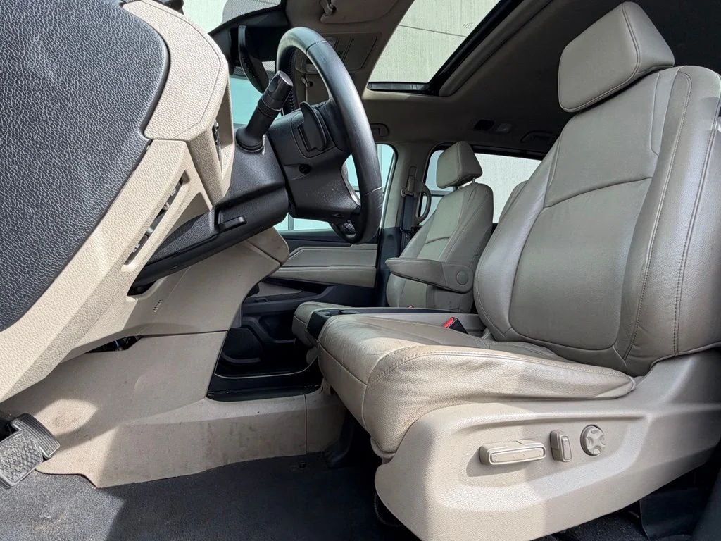 Used 2021 White Honda EX-L image 6
