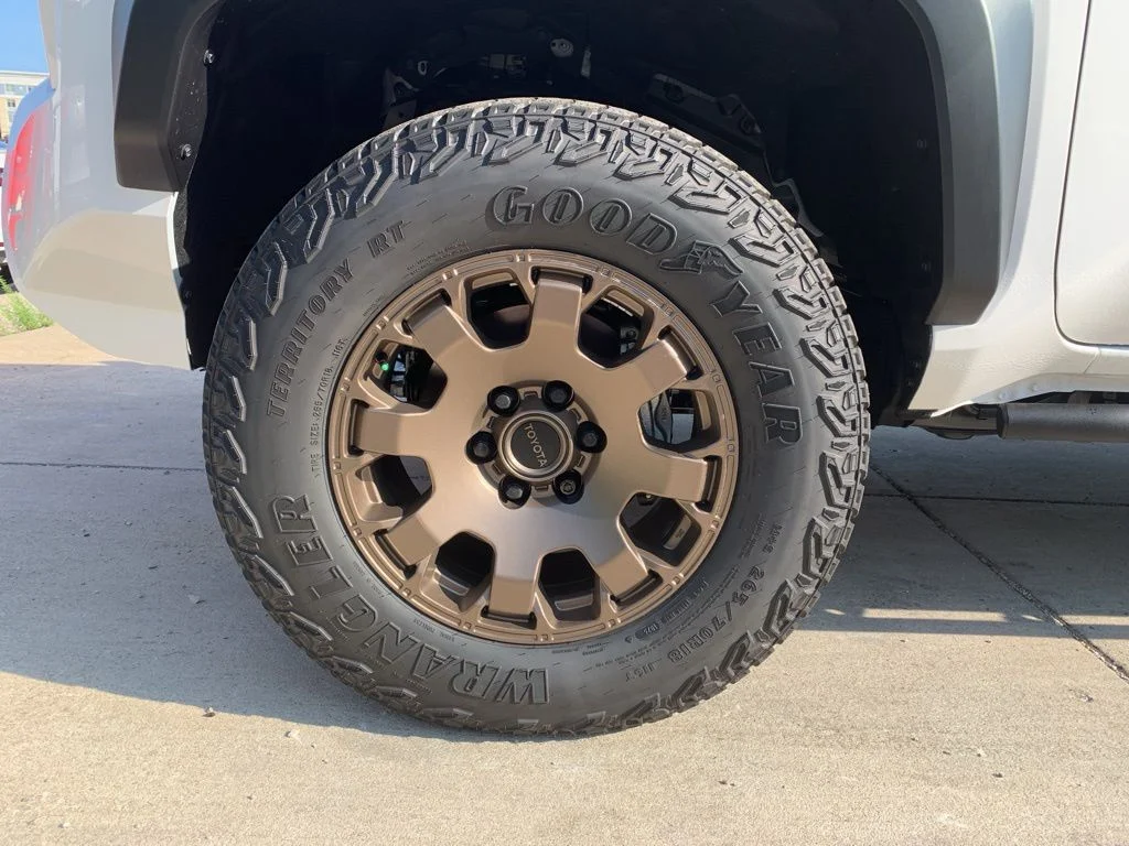 Used 2025 White Toyota Trailhunter image 31