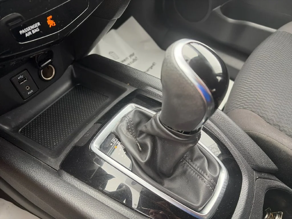 Used 2018 Black Nissan S image 24