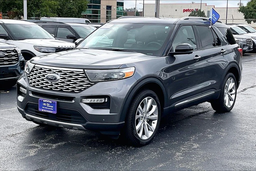 Used 2022 Gray Ford Platinum image 11