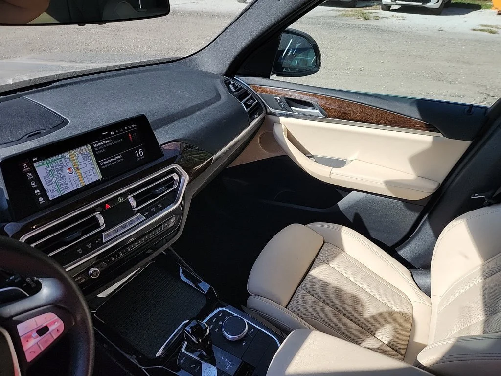 Used 2024 Skyscraper Grey Metallic BMW sDrive30i image 6
