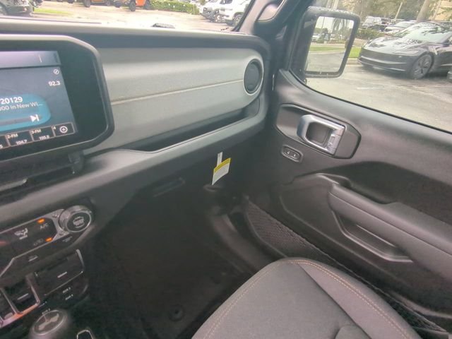 New 2027 Black Clear-Coat Paint Jeep  image 17