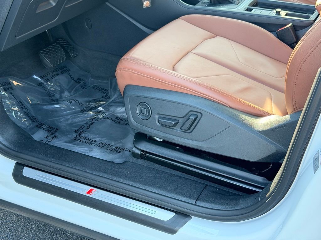 Used 2025  Audi Premium image 26