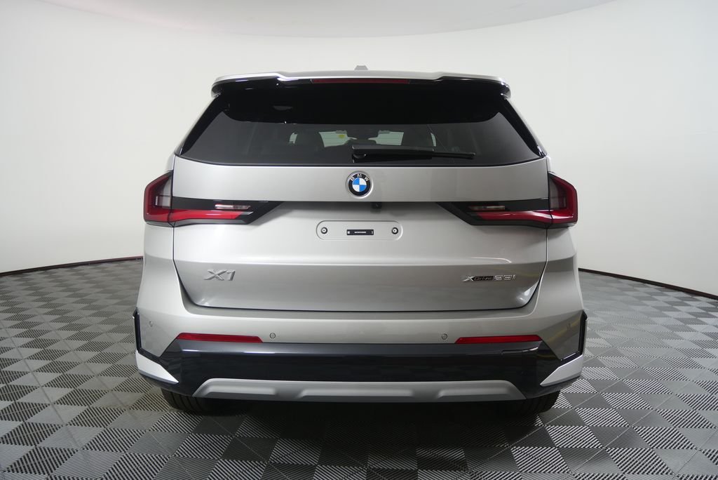 New 2026 Space Silver Metallic BMW xDrive28i image 4