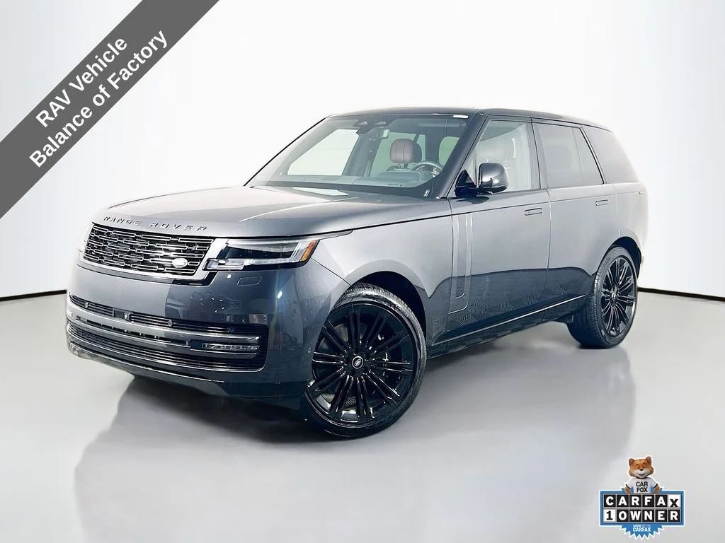 Used 2025 Carpathian Grey Prem Met Land Rover SE image 1
