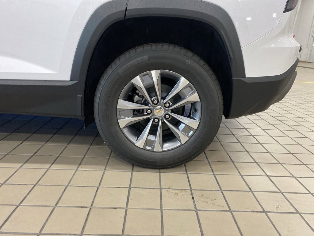 2027 Chevrolet Equinox LT - Photo 21