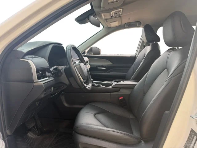 Used 2024 White Toyota XLE image 8
