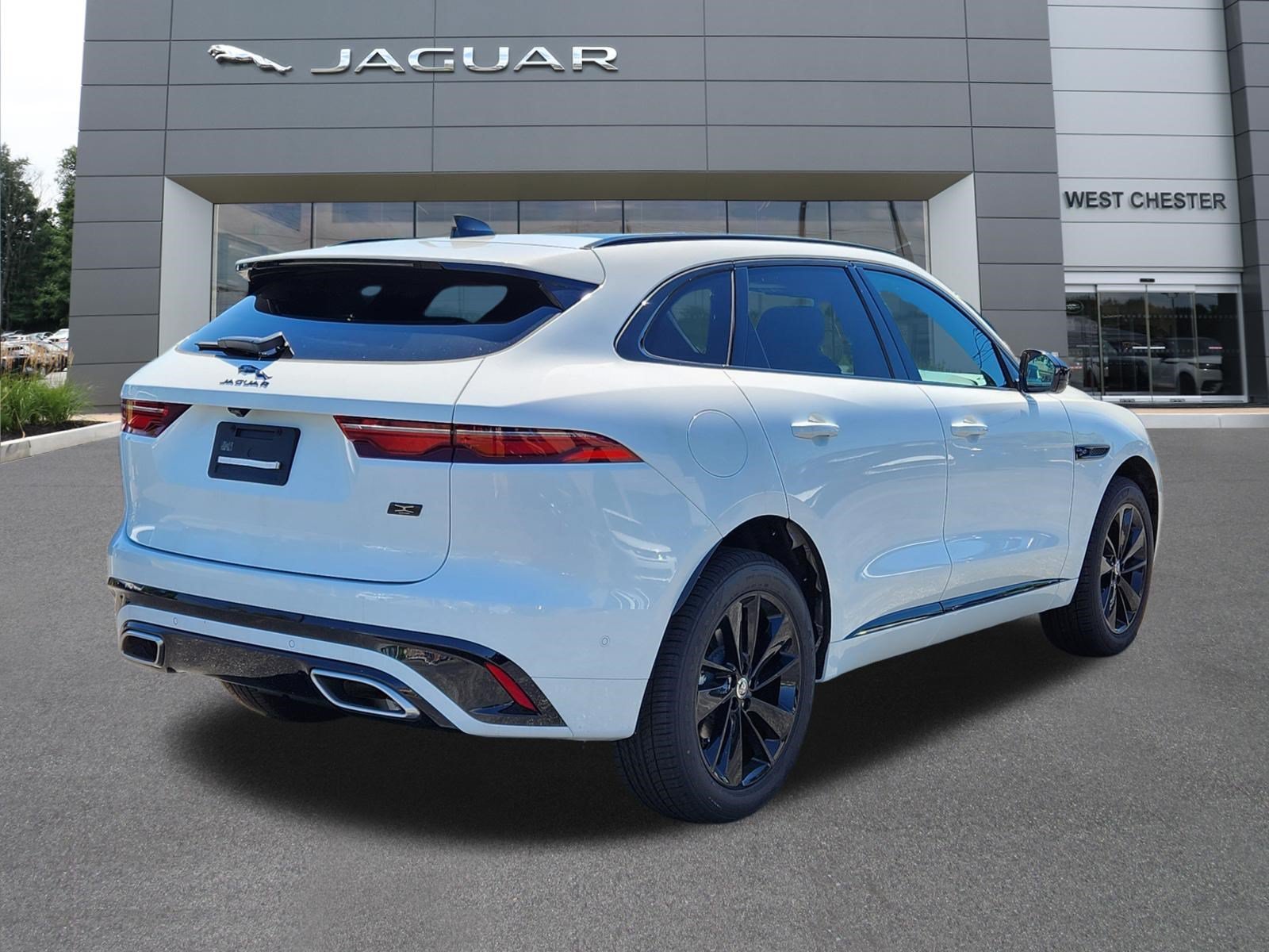New 2026 Fuji White Jaguar P400 R-Dynamic S image 4