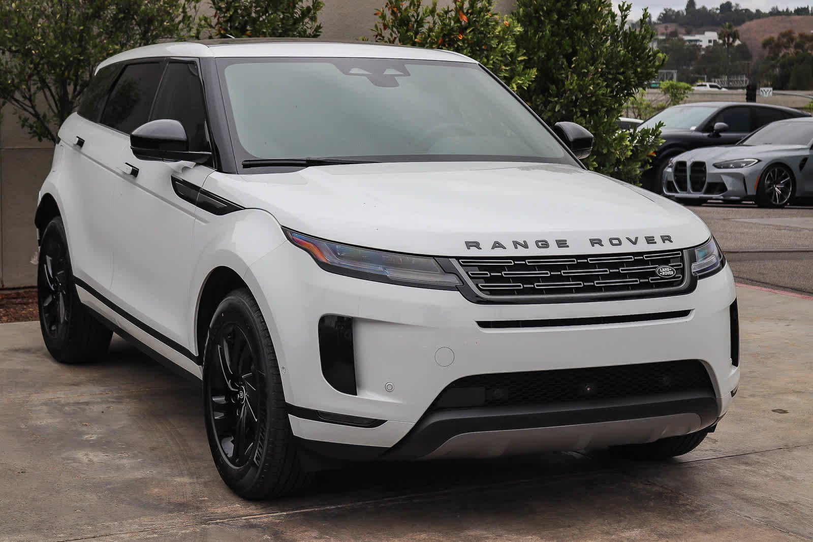 New 2026 Fuji White Land Rover Core S image 3