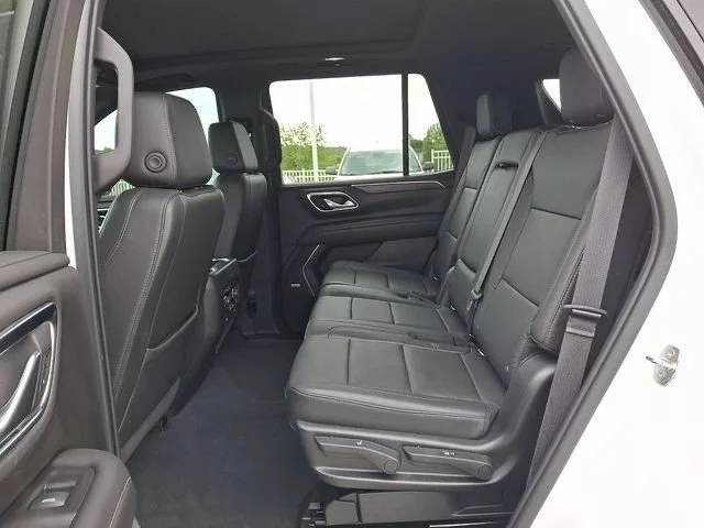 Used 2021 Summit White Chevrolet Z71 image 13