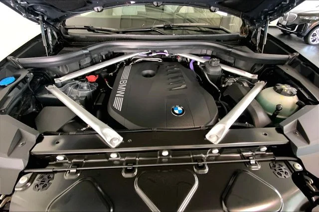 New 2026 Skyscraper Grey Metallic BMW sDrive40i image 11