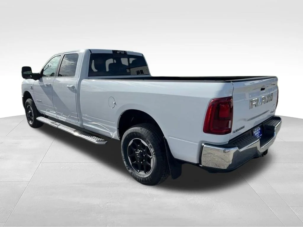 2026 RAM 3500 Laramie - Photo 7