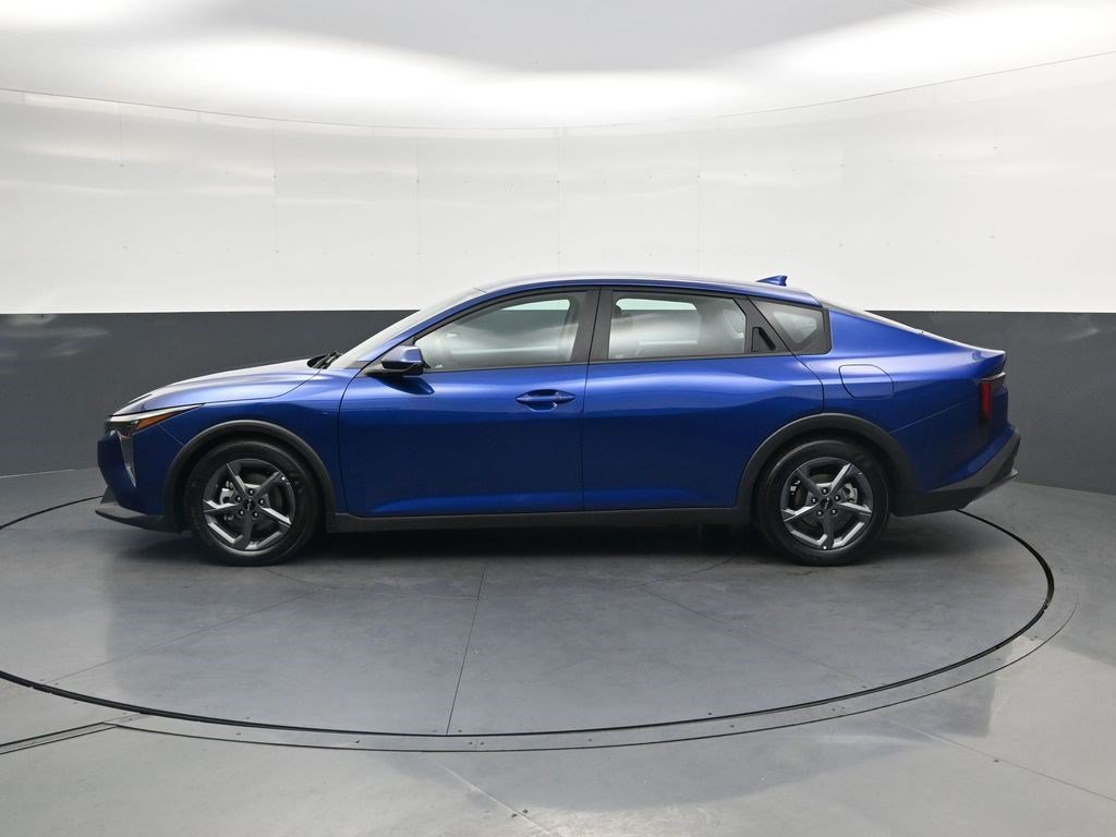 Used 2025 Deep Sea Blue Kia LXS image 7