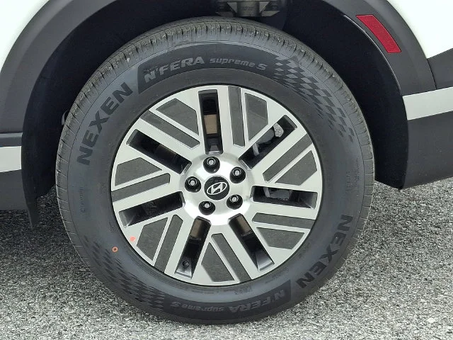 New 2026 White Hyundai SEL image 18