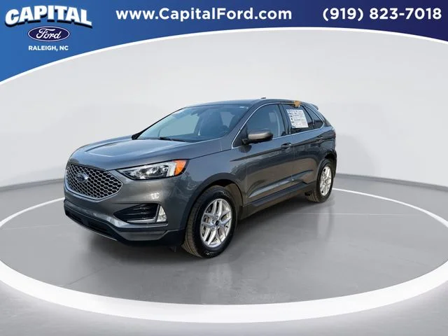 Used 2023 Gray Ford SEL image 4