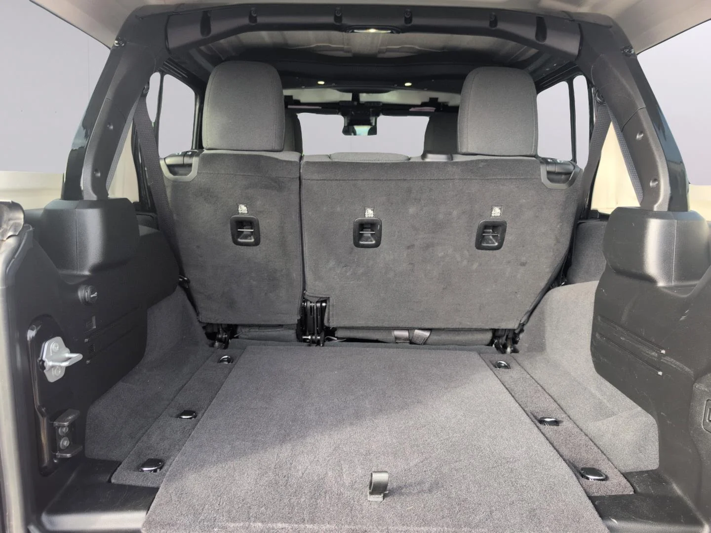 Used 2025 Black Clearcoat Jeep Rubicon image 9
