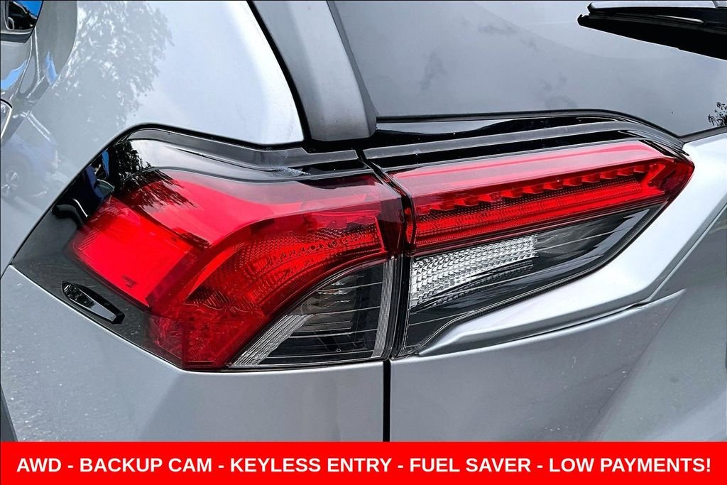 Used 2020 Silver Toyota LE image 22