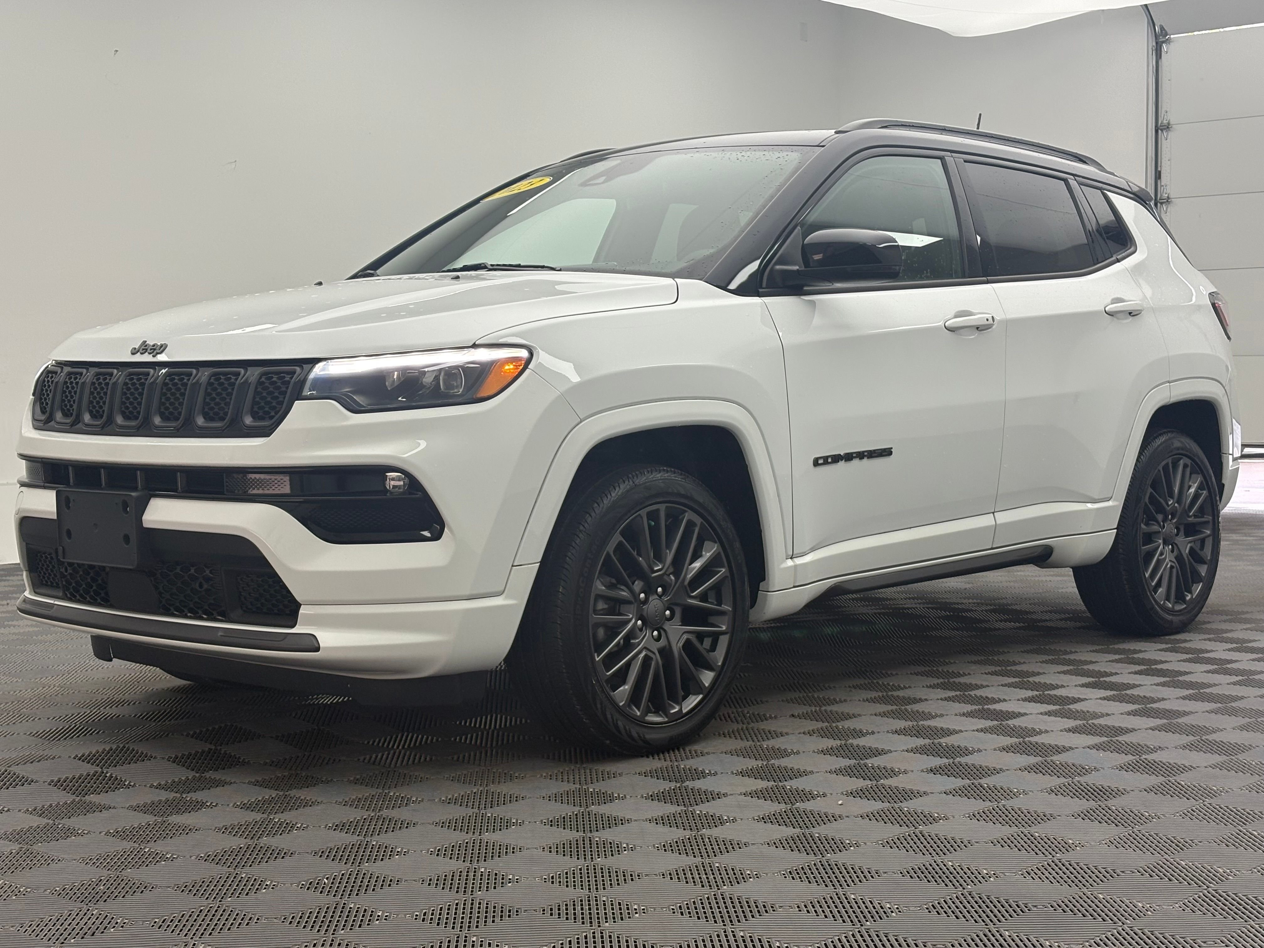 Used 2023 Bright White Clearcoat Jeep Limited image 2