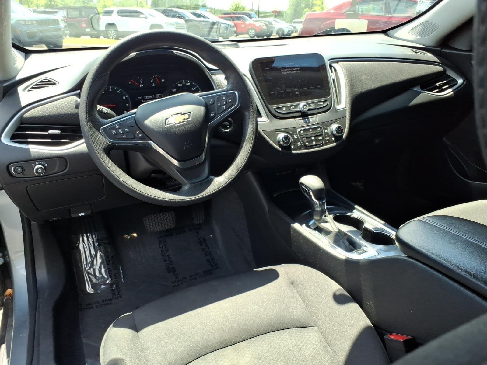 Used 2024 Sterling Gray Metallic Chevrolet LT image 17