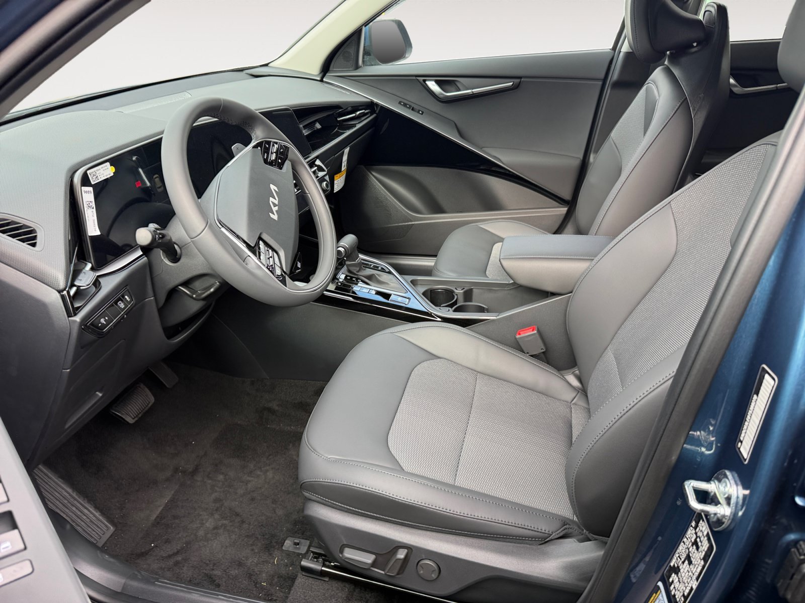 New 2026 Mineral Blue Kia EX image 10